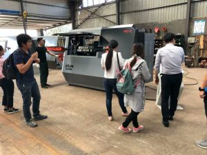 Visita al cliente de fábrica